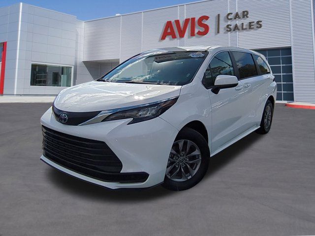 2024 Toyota Sienna LE