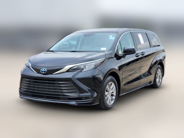 2024 Toyota Sienna LE