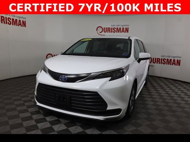 2024 Toyota Sienna LE