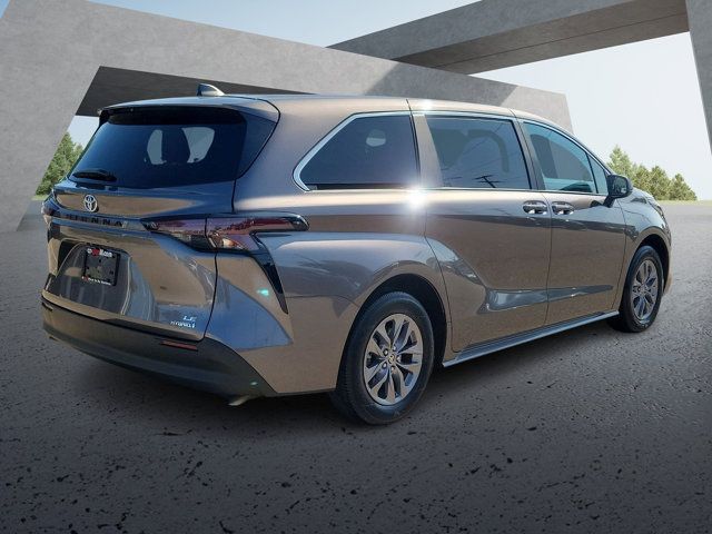 2024 Toyota Sienna LE