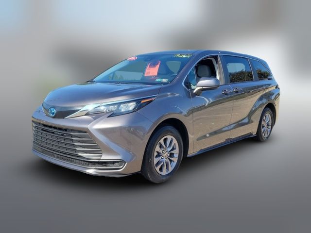 2024 Toyota Sienna LE