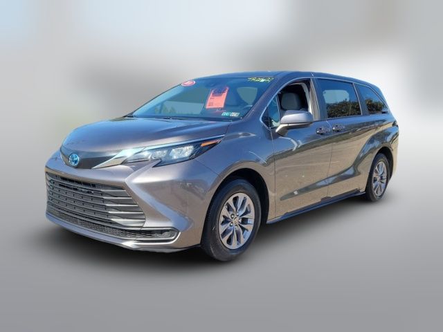 2024 Toyota Sienna LE