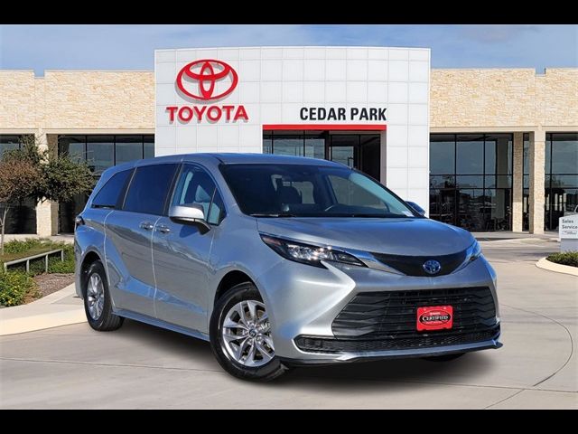 2024 Toyota Sienna LE