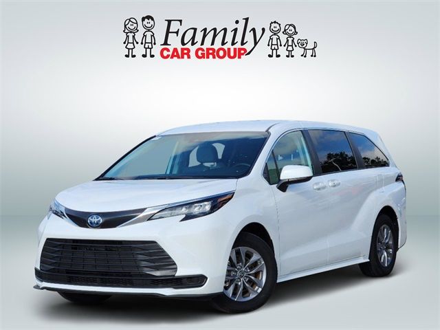 2024 Toyota Sienna LE