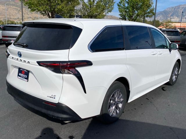 2024 Toyota Sienna LE