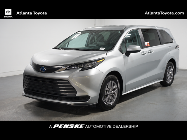 2024 Toyota Sienna LE