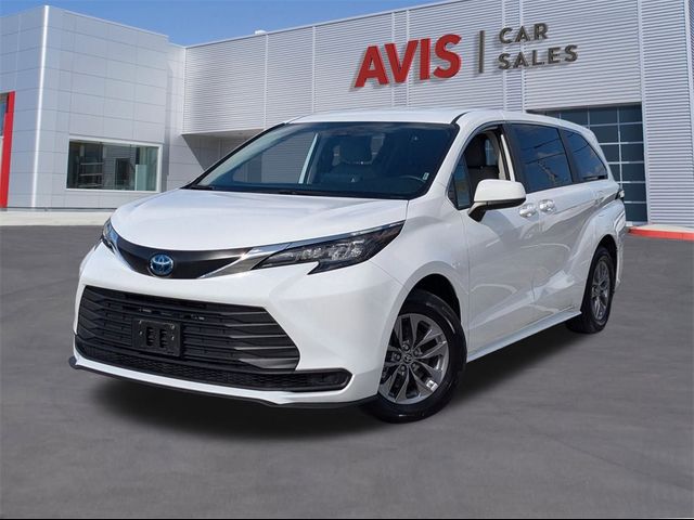 2024 Toyota Sienna LE