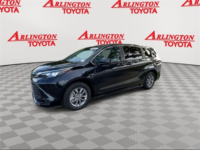 2024 Toyota Sienna LE