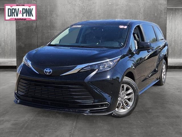 2024 Toyota Sienna LE