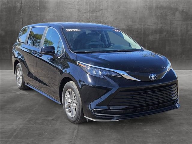 2024 Toyota Sienna LE