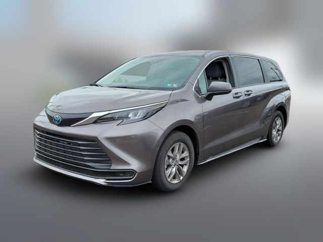 2024 Toyota Sienna LE