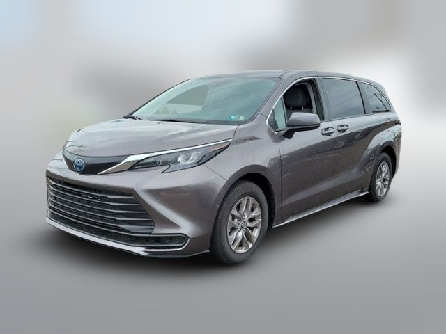 2024 Toyota Sienna LE