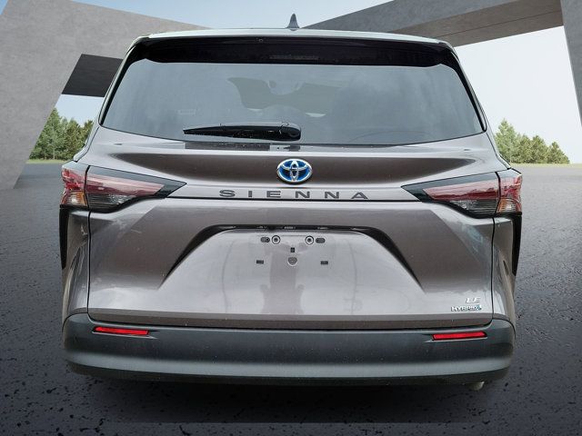 2024 Toyota Sienna LE