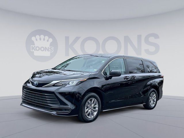 2024 Toyota Sienna LE