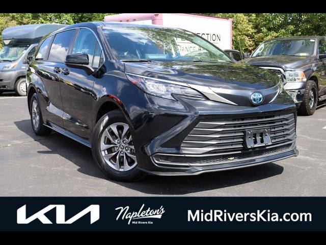 2024 Toyota Sienna LE