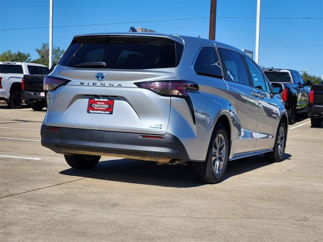 2024 Toyota Sienna LE