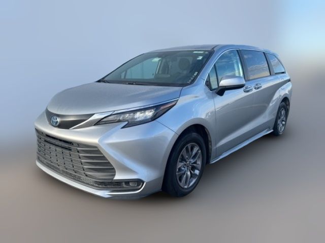 2024 Toyota Sienna LE