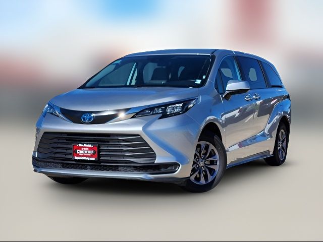 2024 Toyota Sienna LE