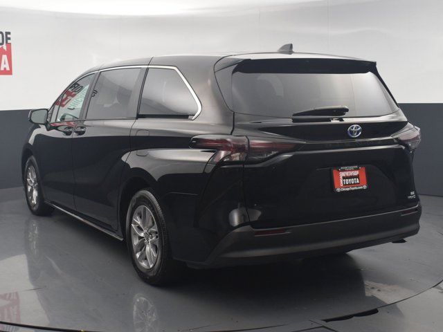 2024 Toyota Sienna LE