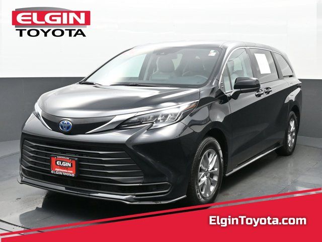 2024 Toyota Sienna LE