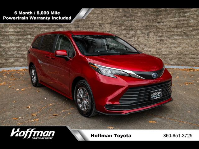 2024 Toyota Sienna LE