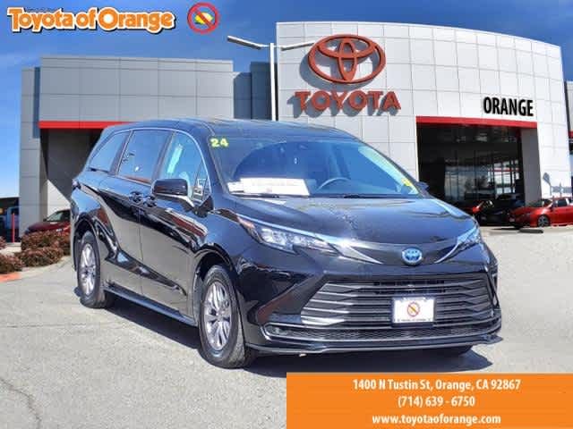 2024 Toyota Sienna LE