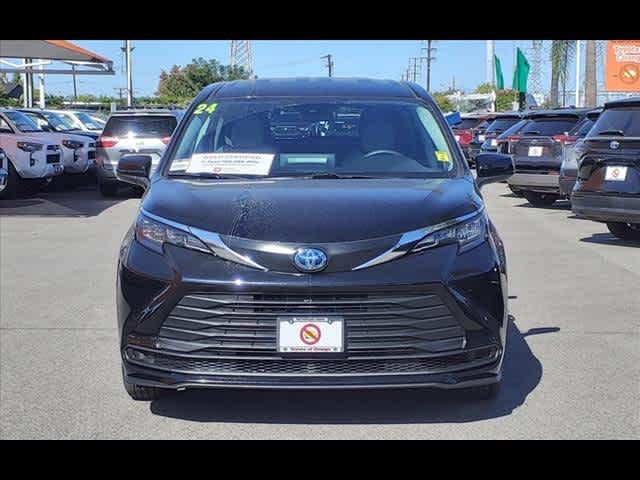 2024 Toyota Sienna LE