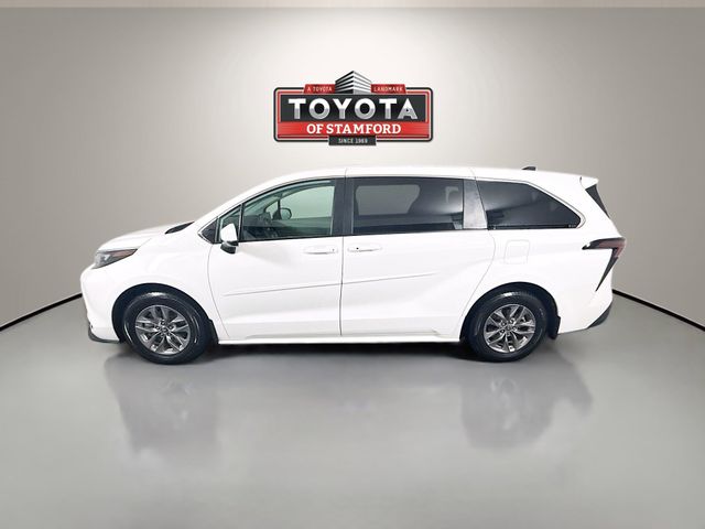 2024 Toyota Sienna LE