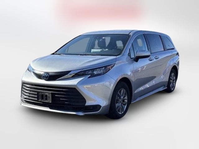 2024 Toyota Sienna LE