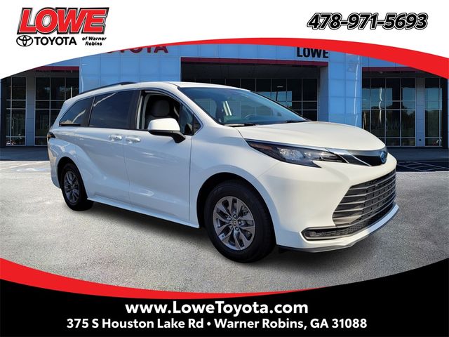 2024 Toyota Sienna LE