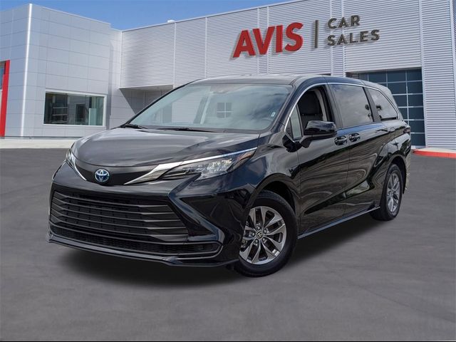 2024 Toyota Sienna LE