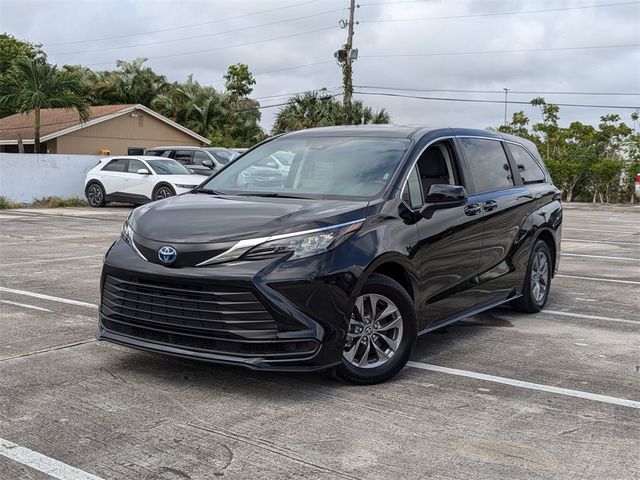 2024 Toyota Sienna LE