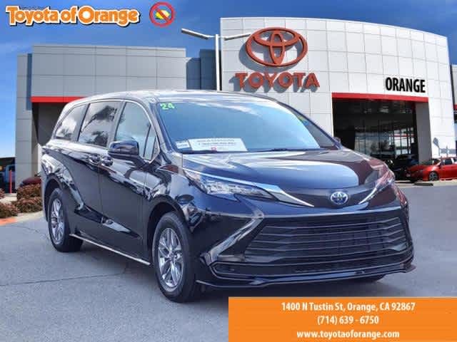 2024 Toyota Sienna LE