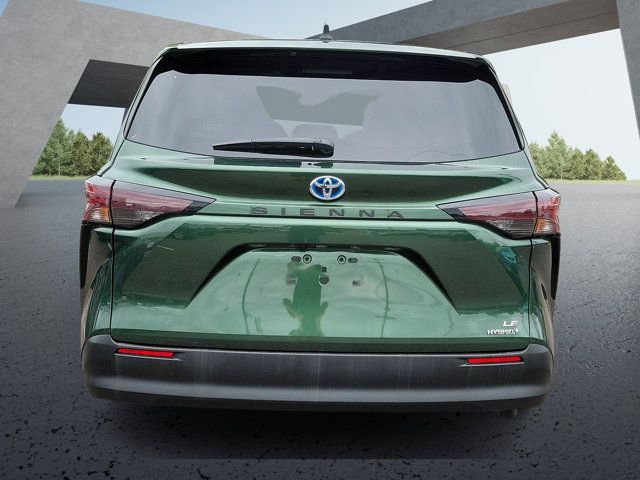 2024 Toyota Sienna LE