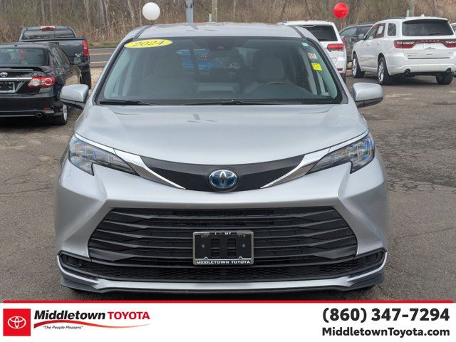 2024 Toyota Sienna LE