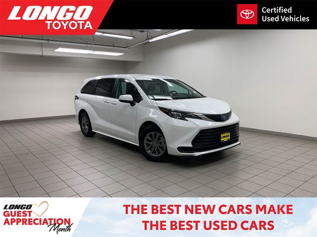 2024 Toyota Sienna LE