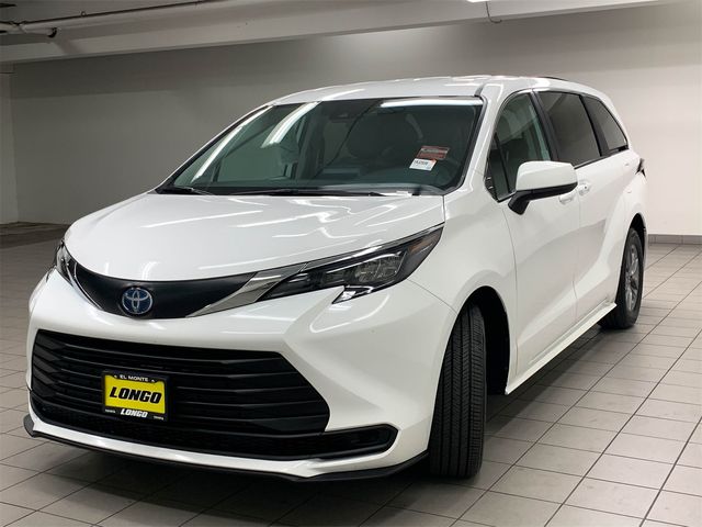 2024 Toyota Sienna LE