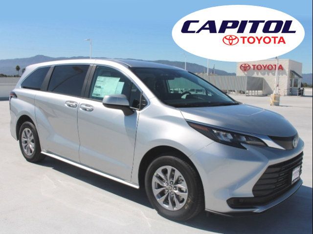 2024 Toyota Sienna LE