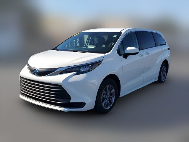 2024 Toyota Sienna LE