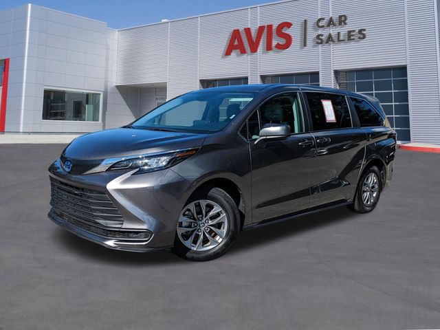 2024 Toyota Sienna LE