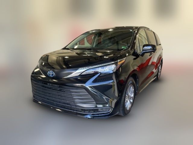 2024 Toyota Sienna LE