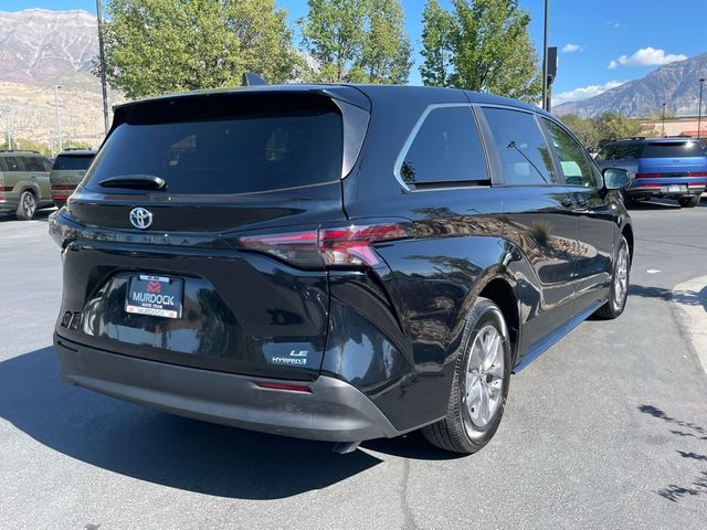 2024 Toyota Sienna LE