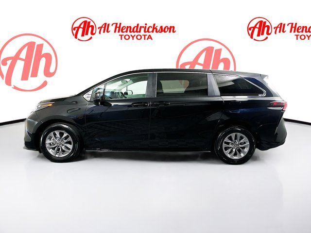 2024 Toyota Sienna LE