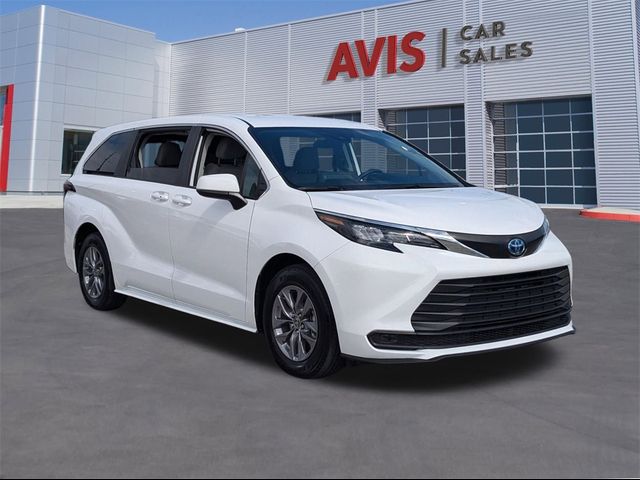 2024 Toyota Sienna LE