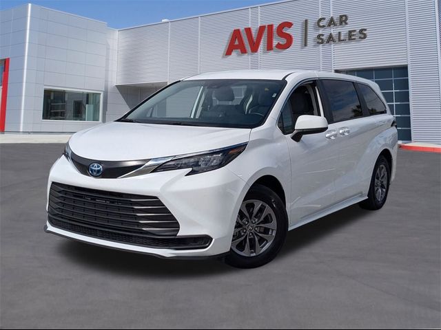 2024 Toyota Sienna LE