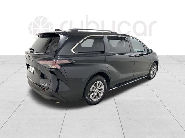 2024 Toyota Sienna LE