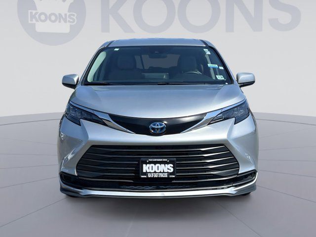2024 Toyota Sienna LE