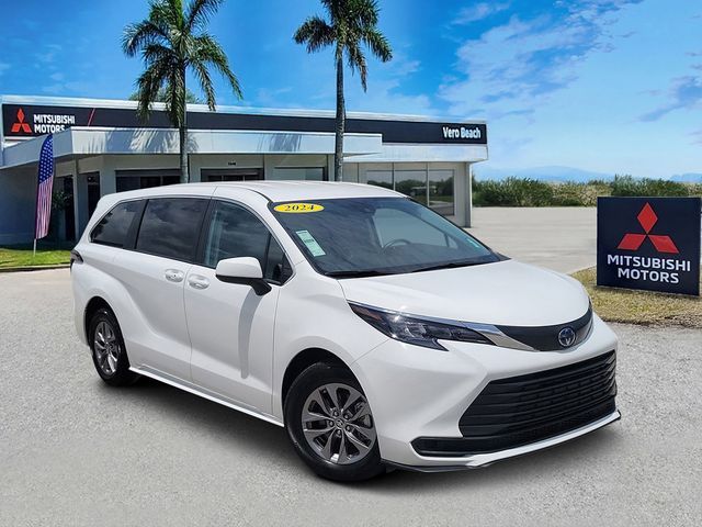 2024 Toyota Sienna LE