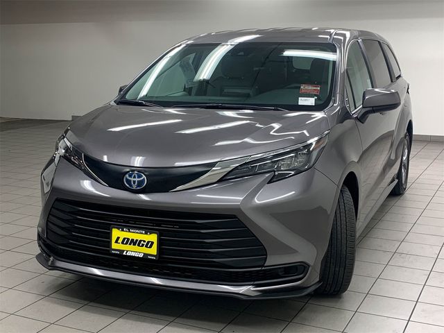 2024 Toyota Sienna LE