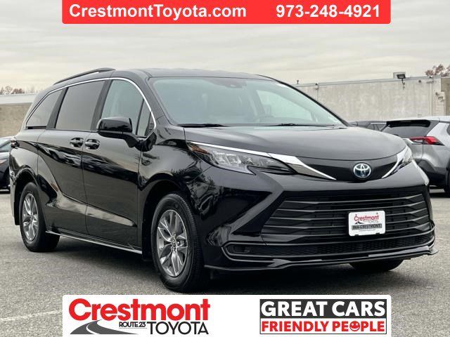 2024 Toyota Sienna LE